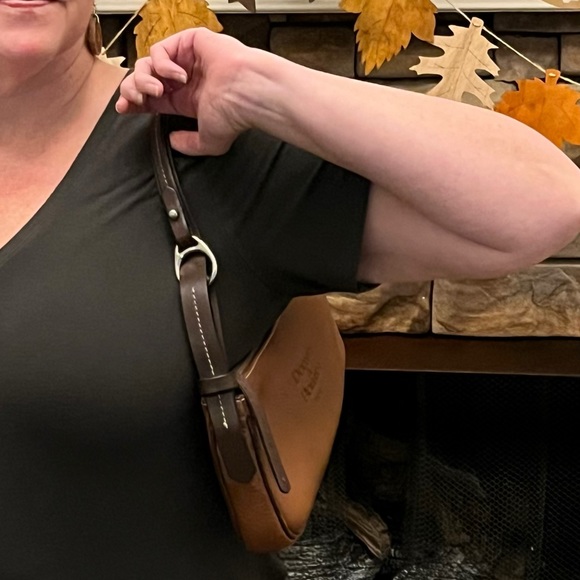 Dooney & Bourke All Weather Leather Petite Should Bag - Picture 11 of 11